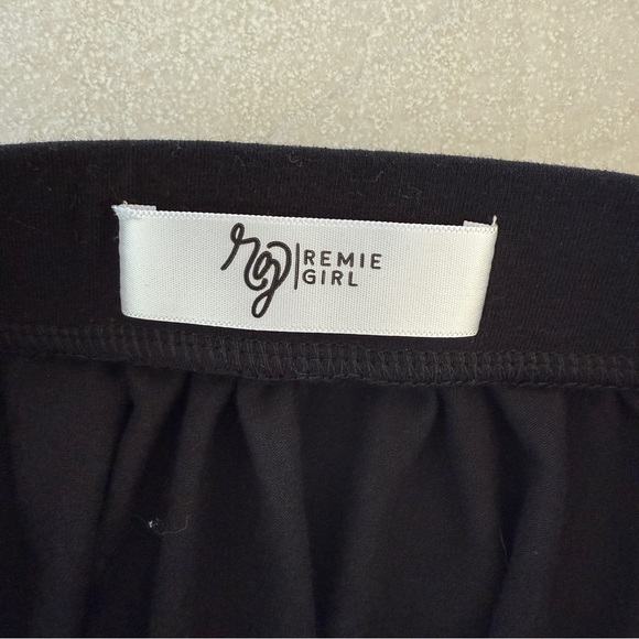 Remie Girl Black Pocket Twirl Skirt | Girls Size 6 | Everyday Classic - Picture 4 of 5